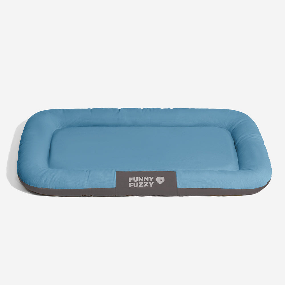 ™Orthopet | מזרן צבעוני אורתופדי לכלבים – עמיד למים ושריטות, לשימוש חיצוני
